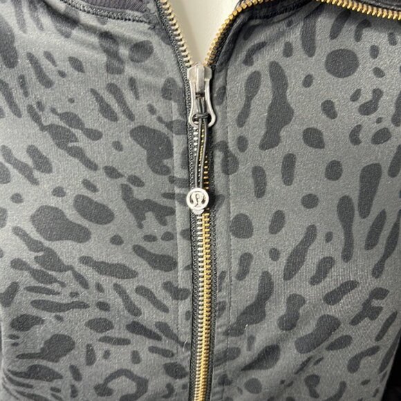 Lululemon Namaskar HoodieAnimal Swirl Deep Coal Black / Black - Picture 2 of 5